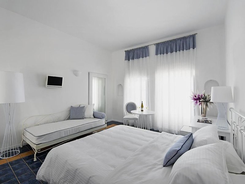 Lilium Hotel Santorini
