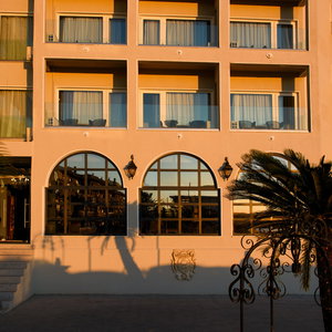 Hotel The Royal Grand Hotel cazare Ypsos
