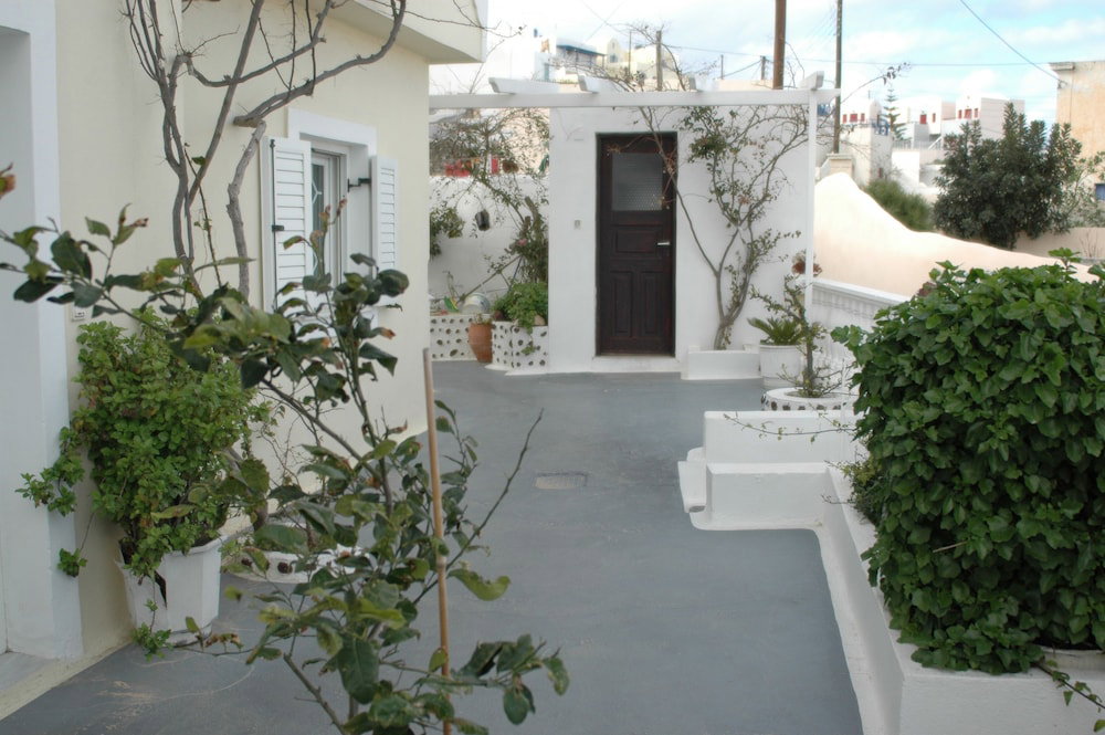 VINA'S PLACE