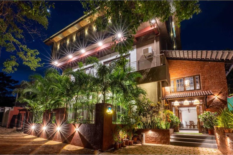 Hotel Sonnet By Lotus Leaf Empire