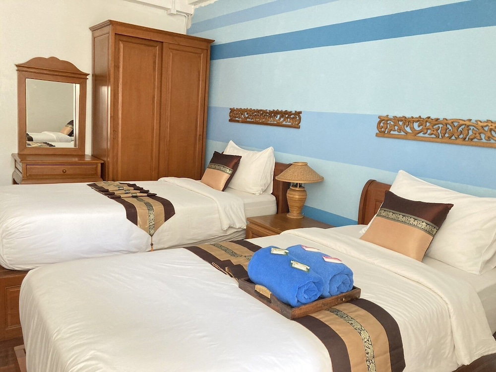 Hotel Wiriya House