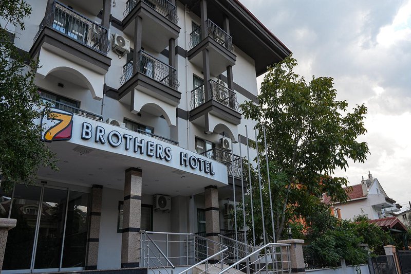 Hotel 7 Brothers Hotel