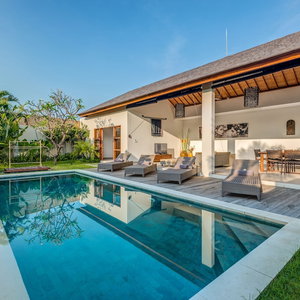 Sejur Echo Beach Villa & Apartment vacanta Canggu