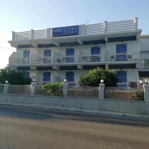 Sejur Aristides Studios vacanta Perama