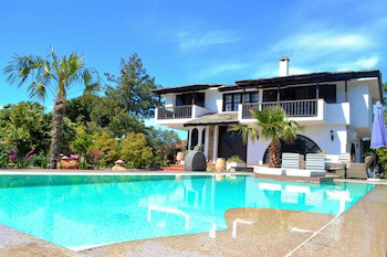 Hotel Villa Byblos Luxury Hospitality & Chateau