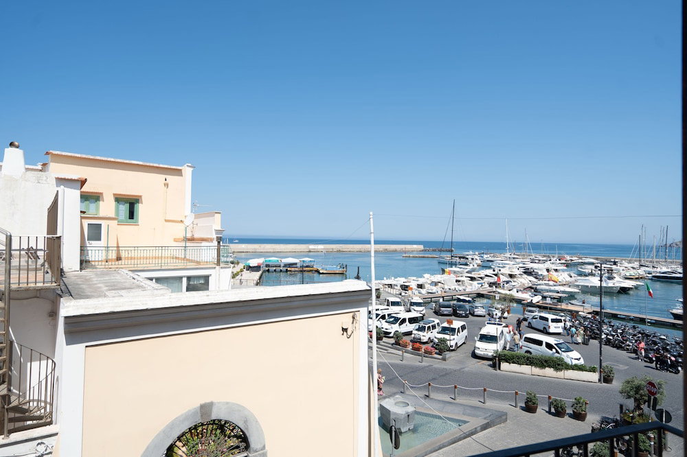 Hotel Pensione Di Lustro