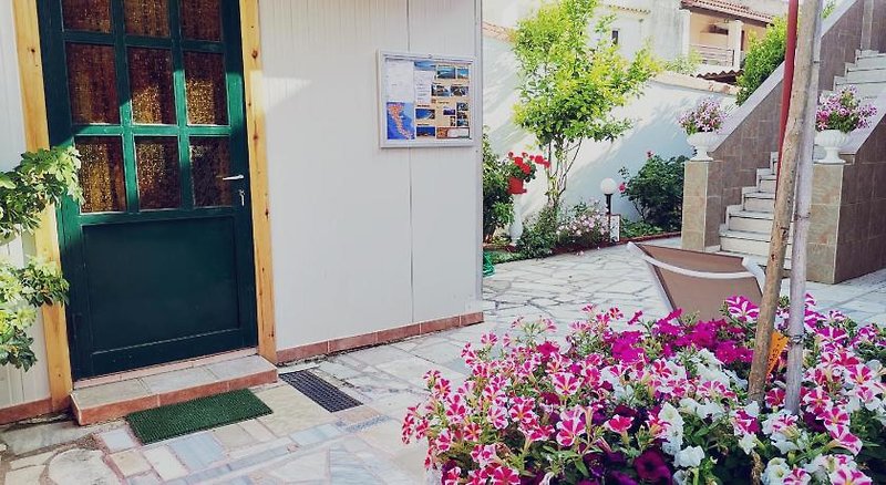 Hotel Yanna's Apartments Vacation Homes