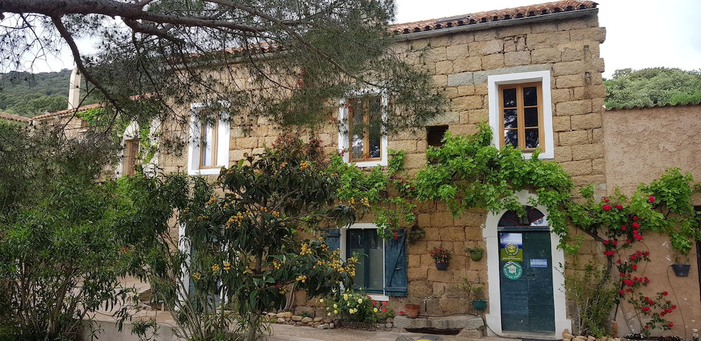 Hotel L'orca Di San Gavinu