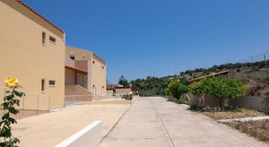Hotel Yannis Villas cazare Adelianos Kampos