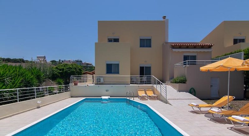 Yannis Villas