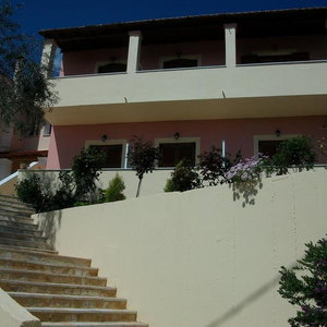 Hotel Roza Studios cazare Benitses