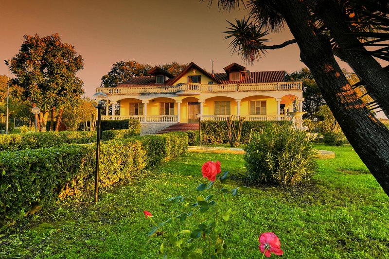 Villa Costiera