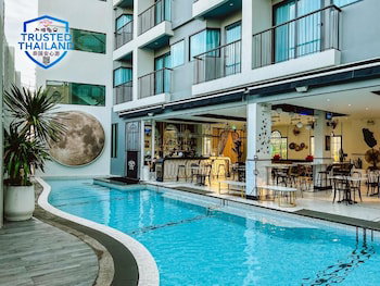 Hotel Ratri Hotel Phuket Old Town