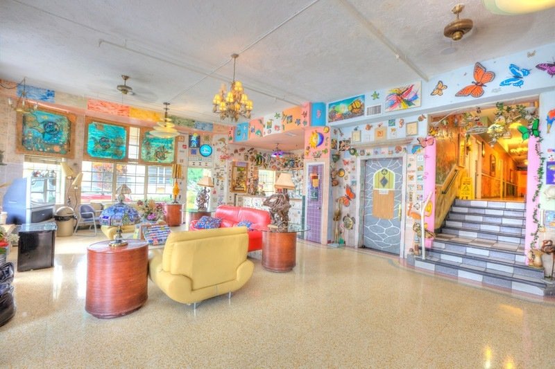 Hotel James