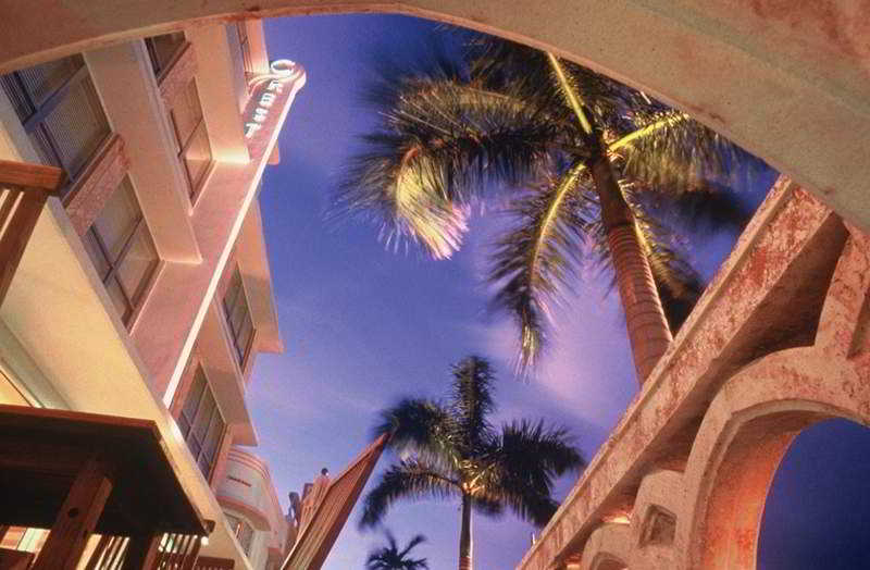 Hotel Crest Hotel Suites