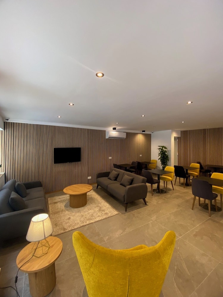 Hotel Tritoni Marina Apartments And Suites