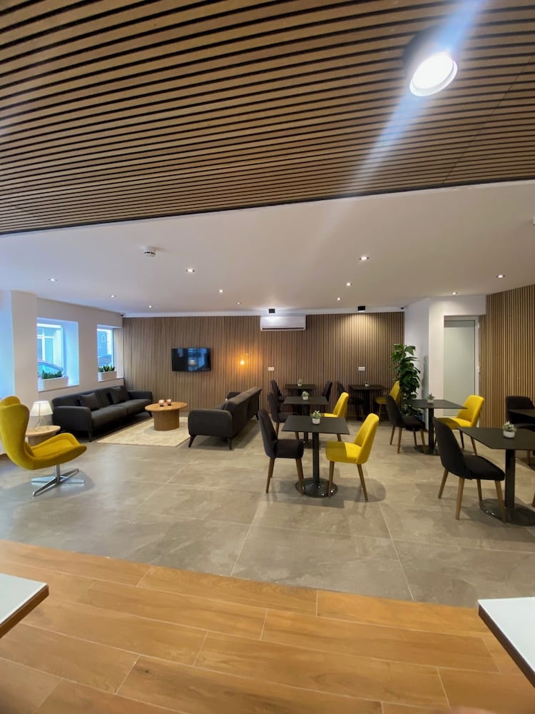 Tritoni Marina Apartments And Suites
