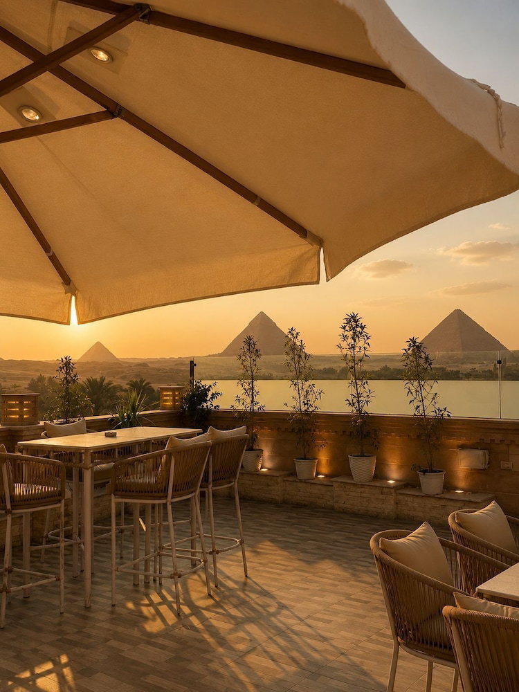Hotel Taj Pyramids View Inn