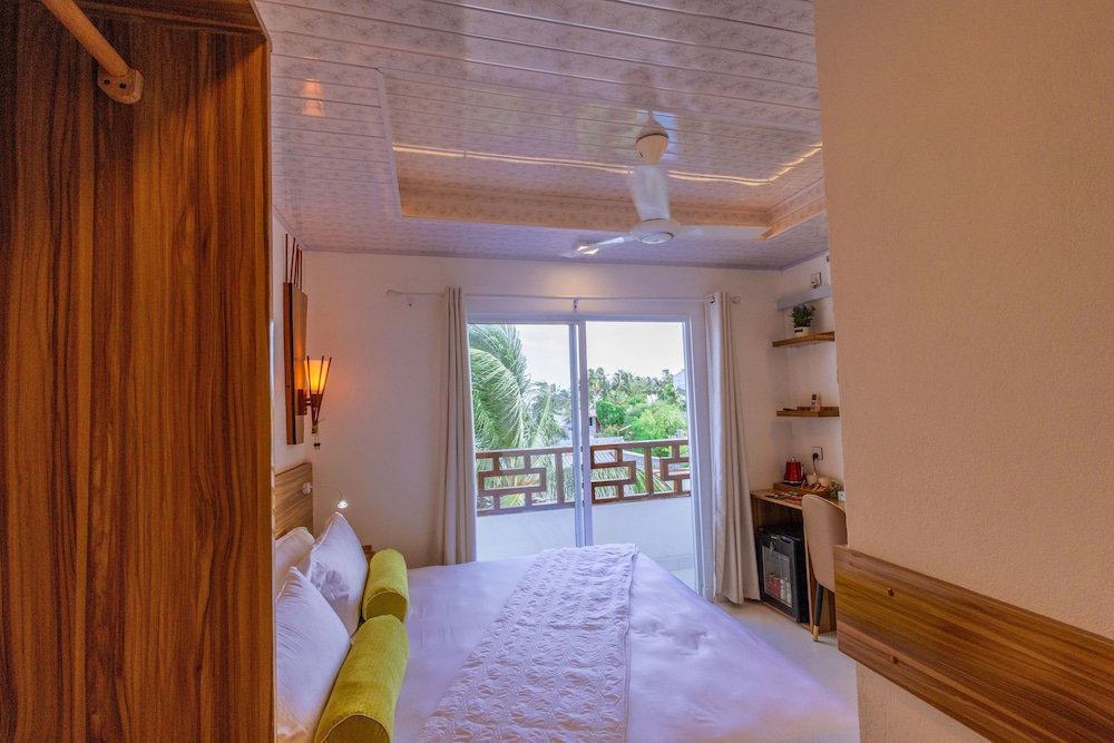 Hotel Batuta Maldives Fourson