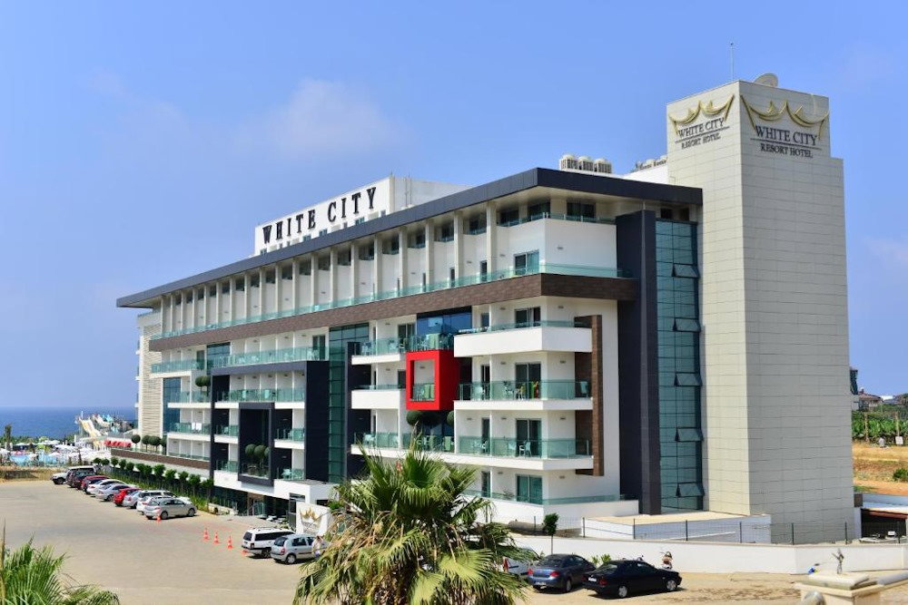 dal travel White City Resort Hotel
