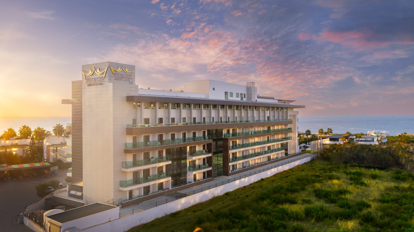 dal travel White City Resort Hotel