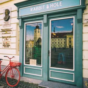 Hotel Rabbit Hole cazare Sibiu