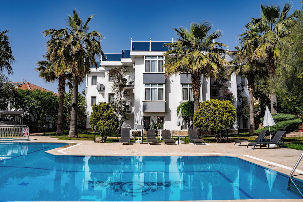 Hotel Carrington Suites