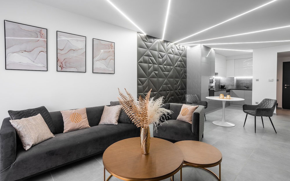 Avand Apartments