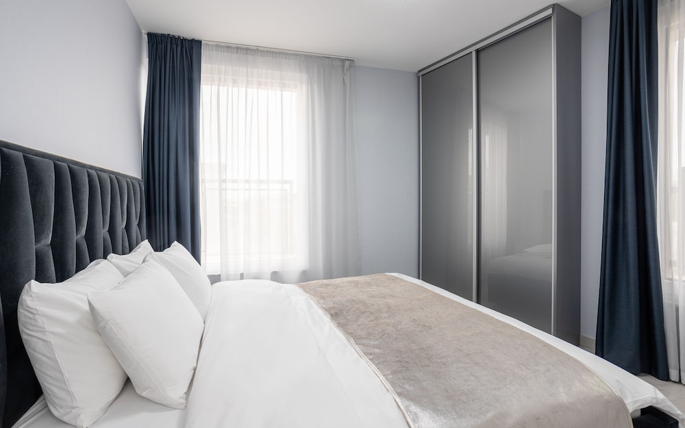Avand Apartments
