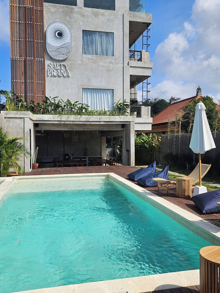Hotel Salty Prana Retreat Center