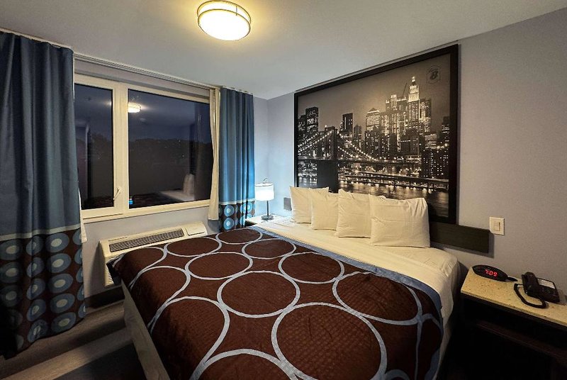 Super 8 By Wyndham Brooklyn Fulton Street Broadway Junction