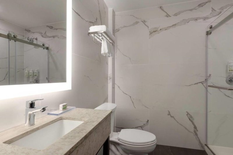 Ramada By Wyndham Brooklyn Empire Blvd
