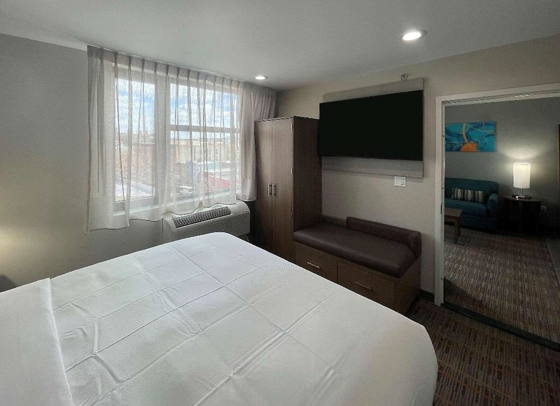 Mainstay Suites Bronx