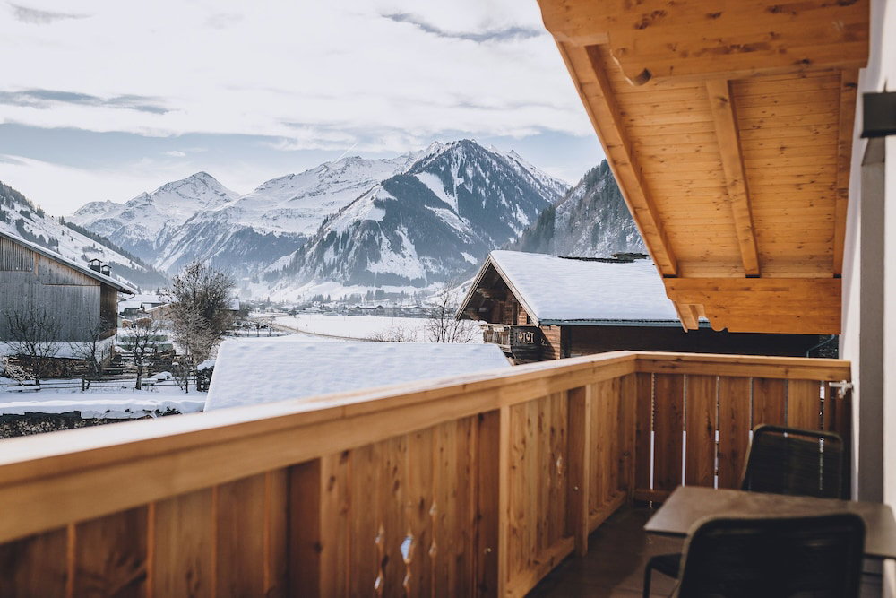 Hotel M1 Mountain Living