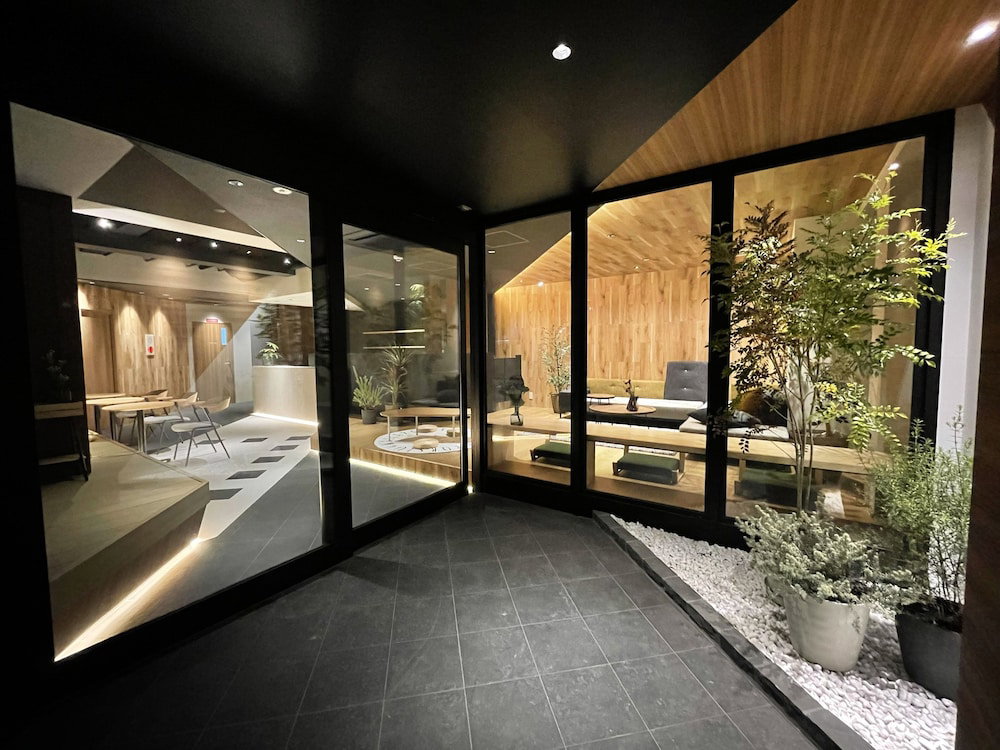 R Hotel Namba