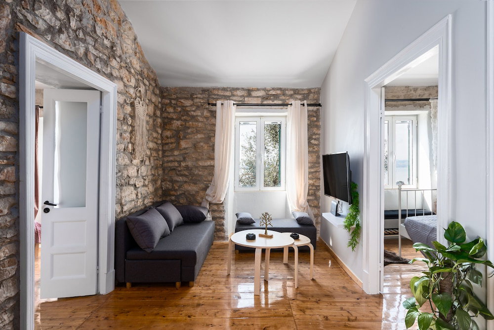 Hotel The Greystone House By Konnect, Views To The Sea