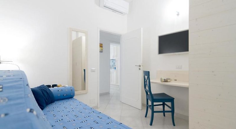 Aquamarine Relaxing Capri Suites