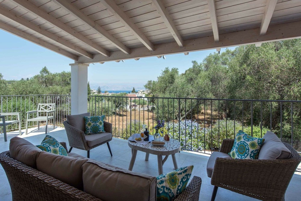 Hotel Villa Helonaki