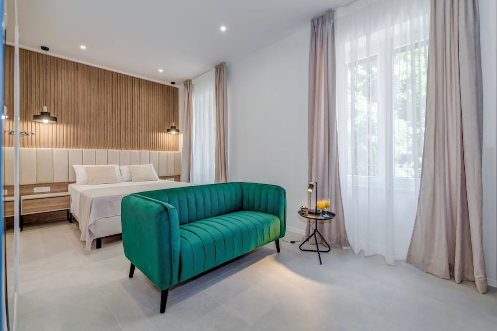 Hotel 48 Rooms Split