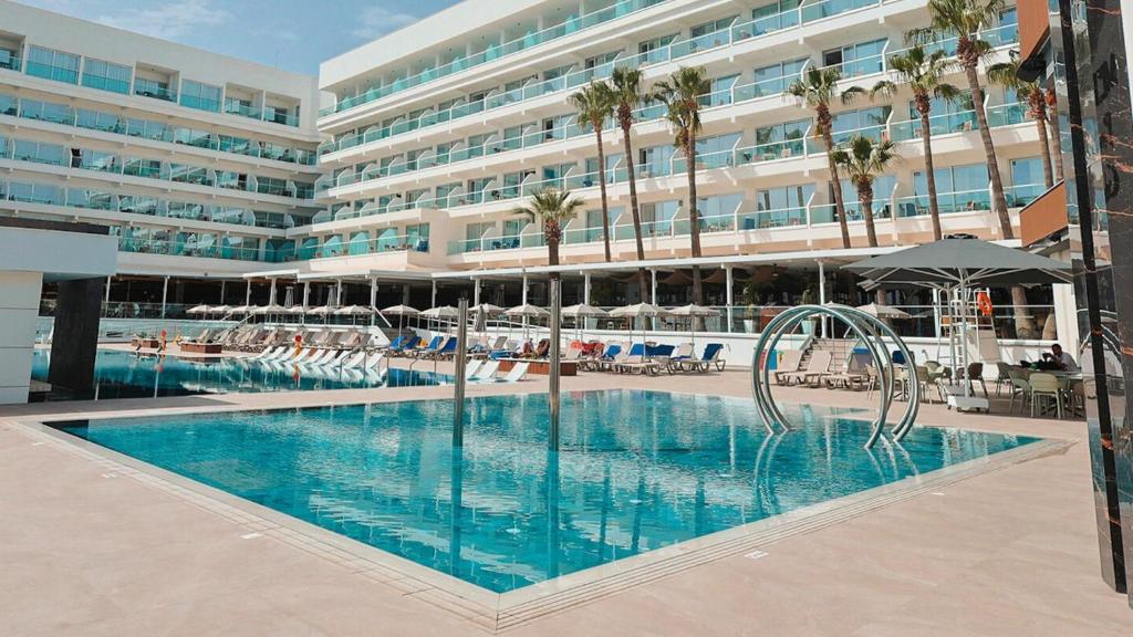 Hotel Cavo Maris Beach