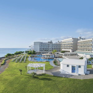 Sejur Pernera Beach Hotel vacanta Protaras