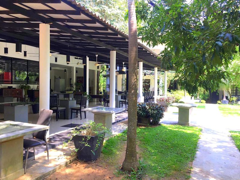 Hotel Flower Garden Eco Village