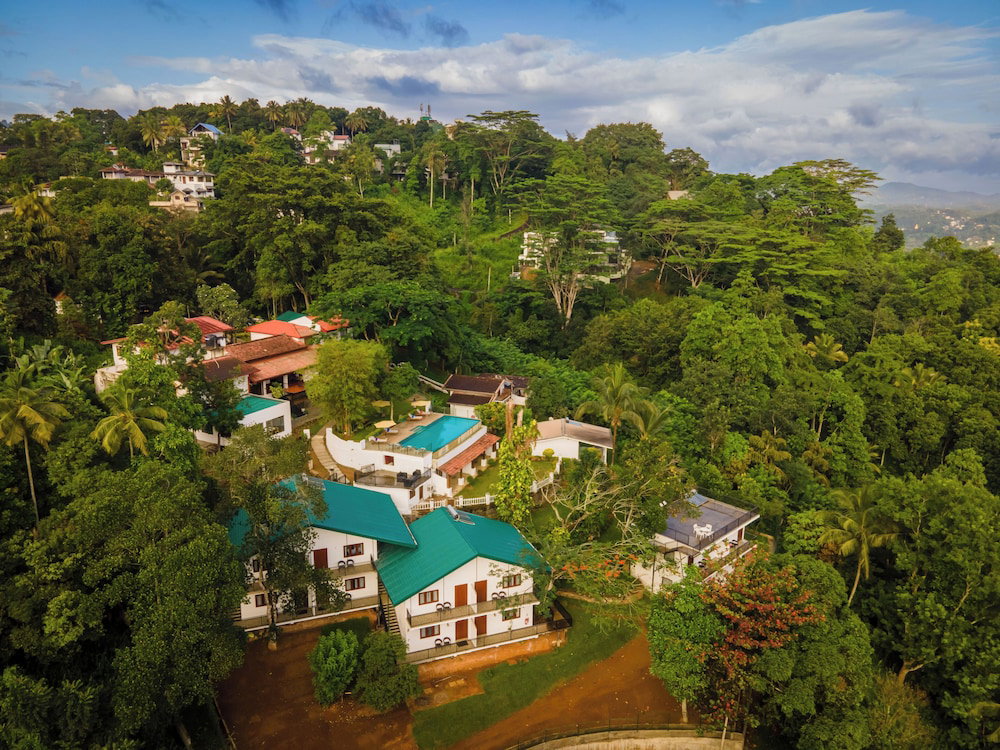 Hotel Mirage Kandyan Heights