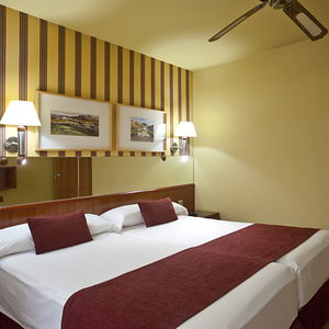 Sejur Hotel Ilunion Les Corts vacanta Barcelona