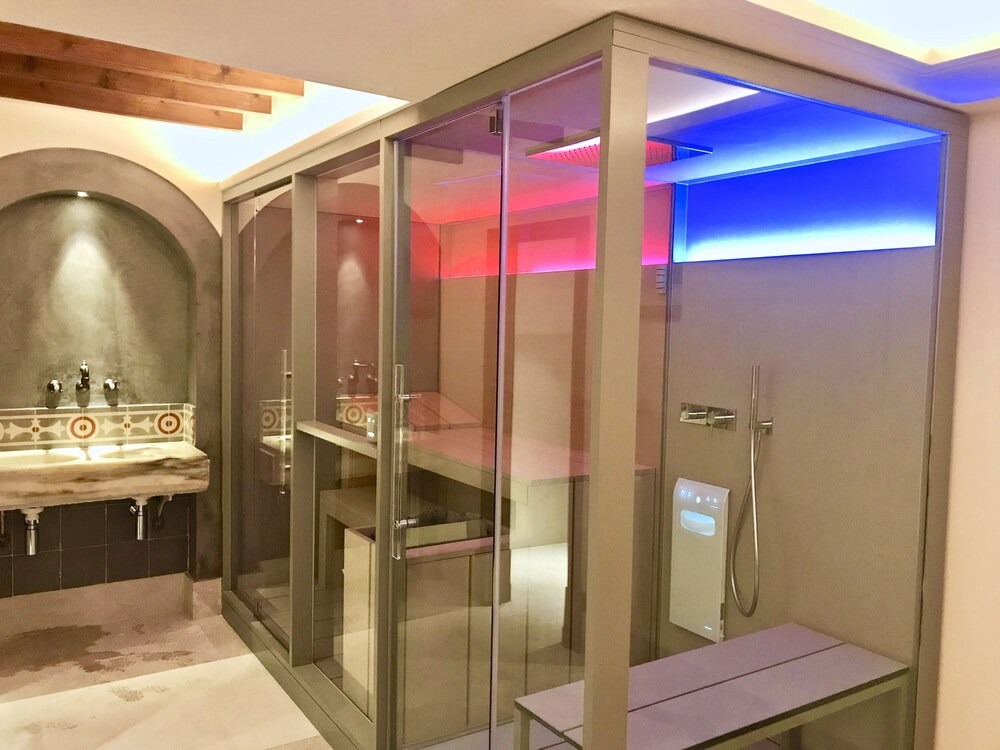 Hotel Gloria De Sant Jaume