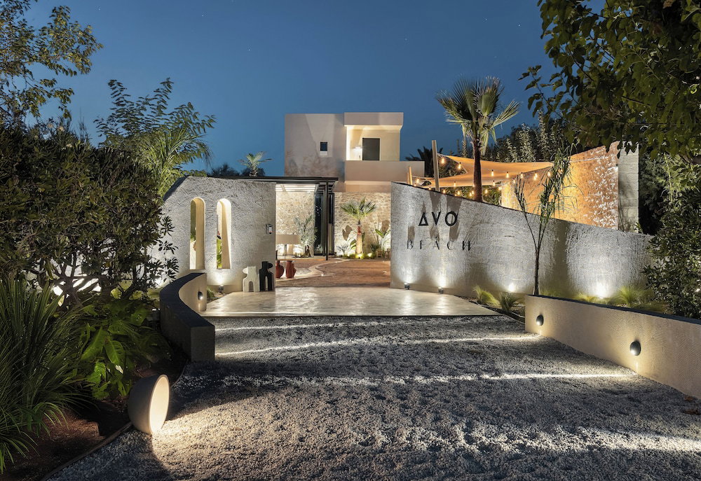Dyo Beach Suites