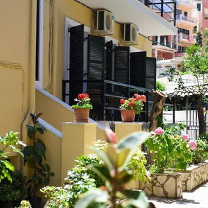 Hotel Mezza Volta cazare Benitses