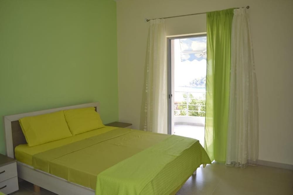 Riviera Rooms