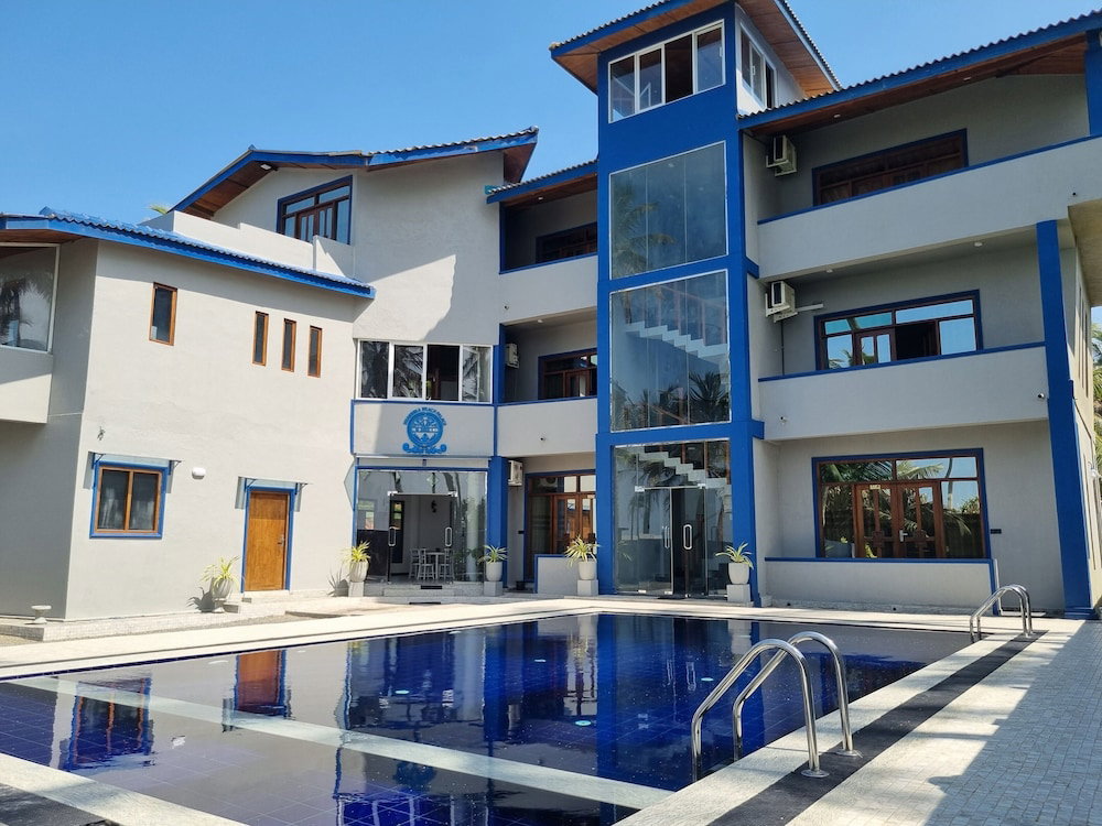 Hotel Dhammika Beach Palace