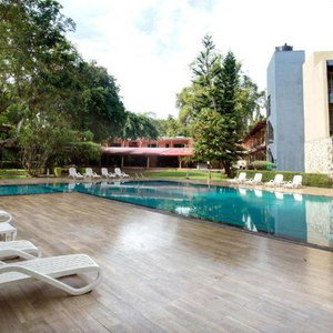 Hotel Miridiya Lake Resort cazare Anuradhapura
